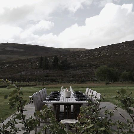 Huswell - Gairnshiel Lodge - Unique & Exclusive Lodge Next To The Castle Ballater Esterno foto