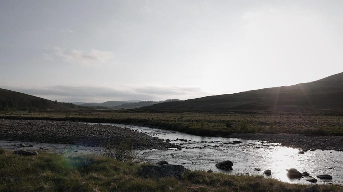 Huswell - Gairnshiel Lodge - Unique & Exclusive Lodge Next To The Castle Ballater Esterno foto